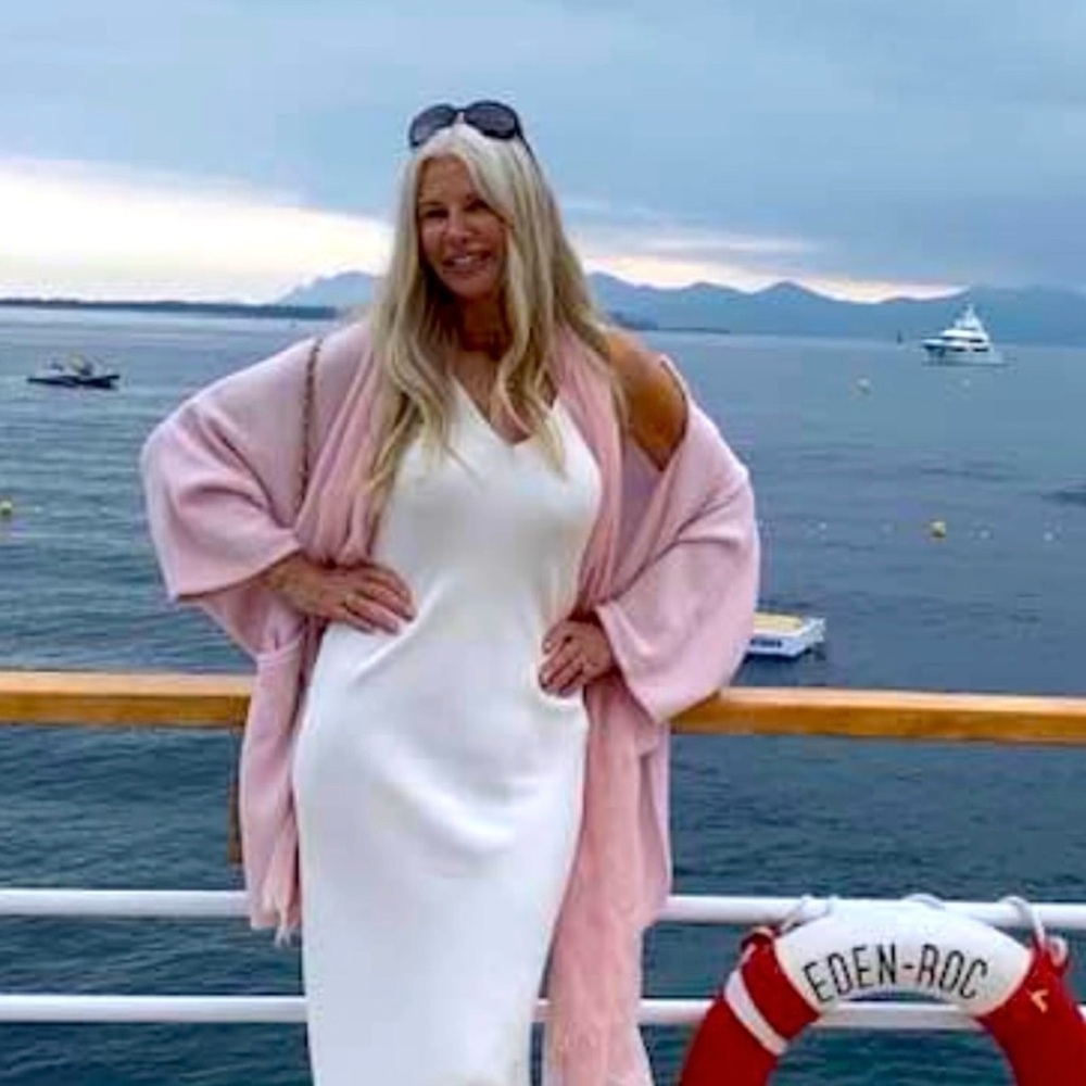 Elegant pink cashmere/wool jacket, fasteners in front past hip length +2 items